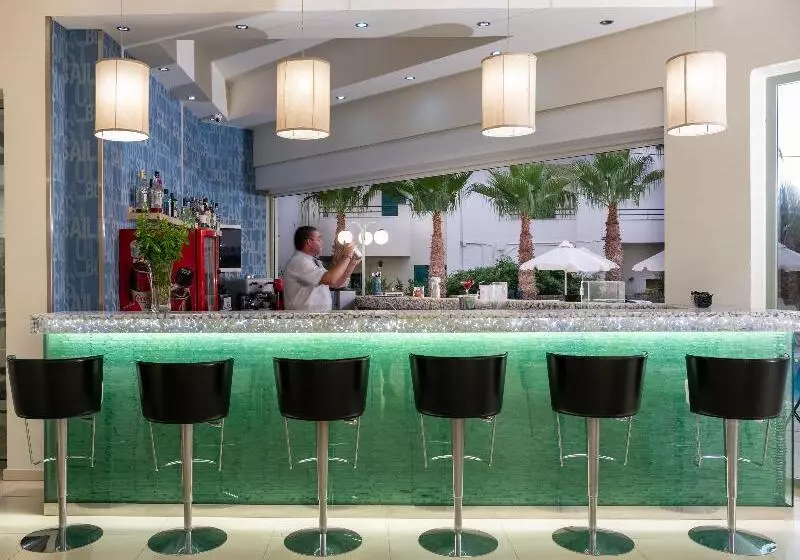 Отель Angela Suites Boutique