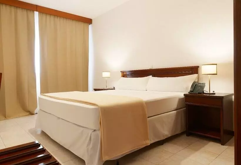 هتل Central Santa Maria