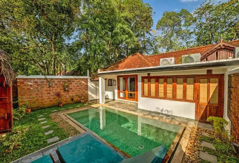 Отель Coconut Lagoon Kumarakom A Cgh Earth Experience