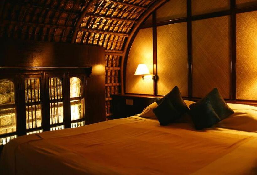 Hotelli Coconut Lagoon Kumarakom  A Cgh Earth Experience