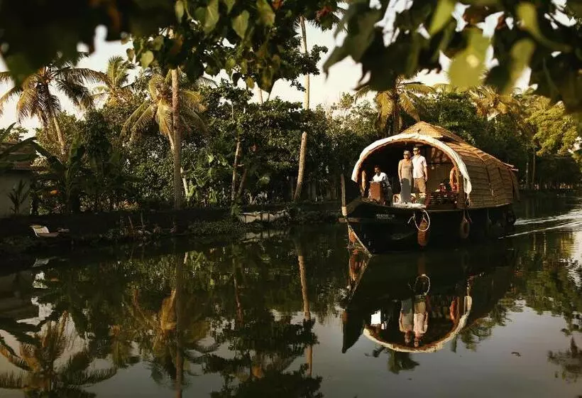 Отель Coconut Lagoon Kumarakom A Cgh Earth Experience