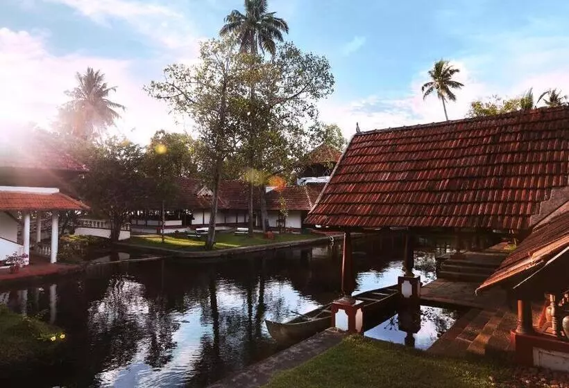 Отель Coconut Lagoon Kumarakom A Cgh Earth Experience
