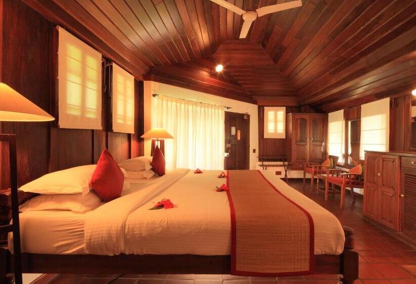 Hotelli Coconut Lagoon Kumarakom  A Cgh Earth Experience