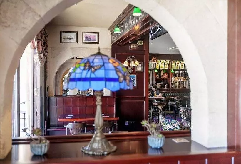 Отель Le Chateau Lambousa