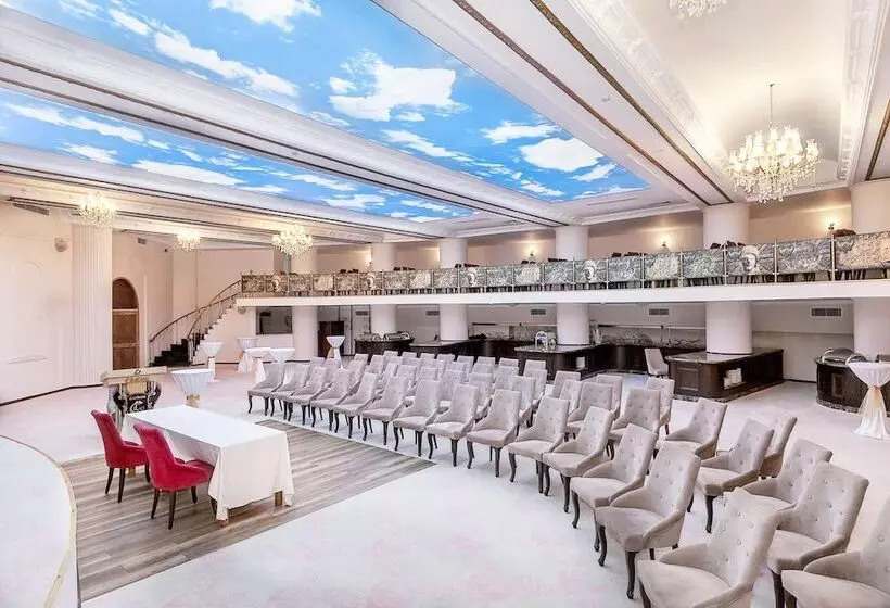 Отель Le Chateau Lambousa