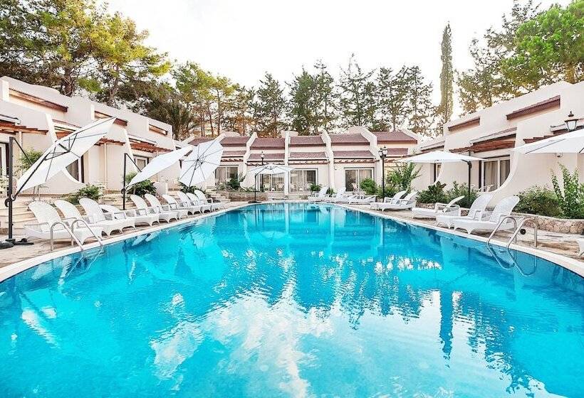 هتل Le Chateau Lambousa