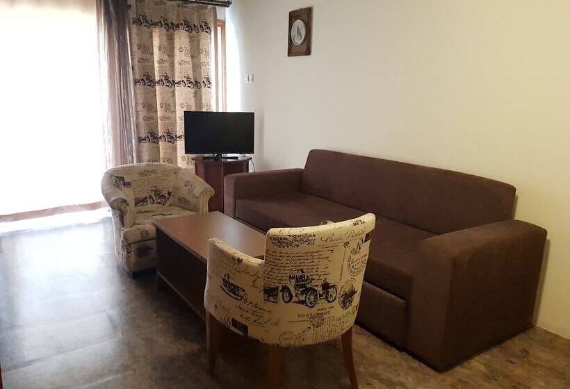 هتل Le Chateau Lambousa