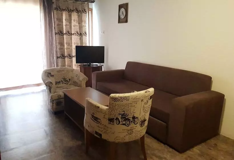 Отель Le Chateau Lambousa