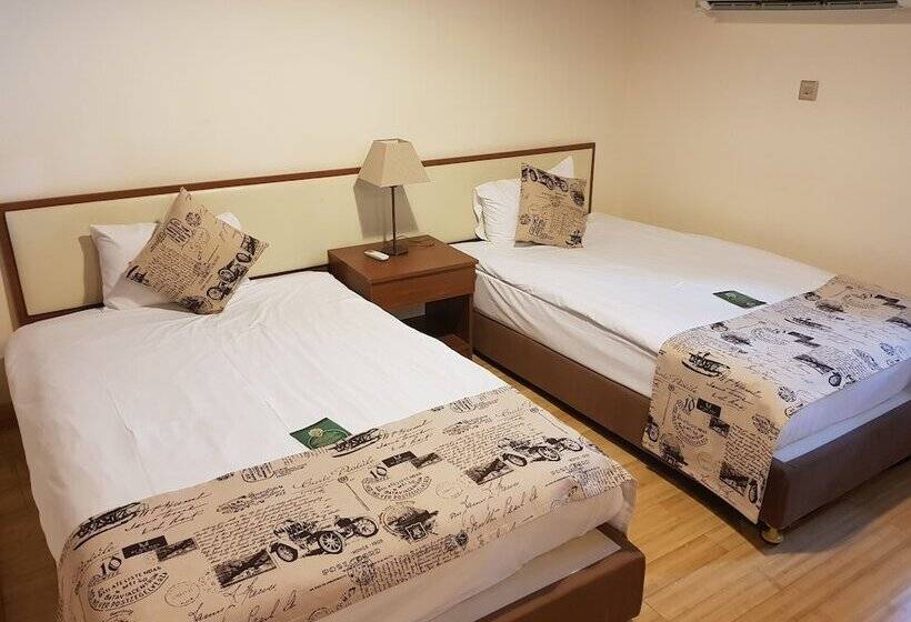 هتل Le Chateau Lambousa