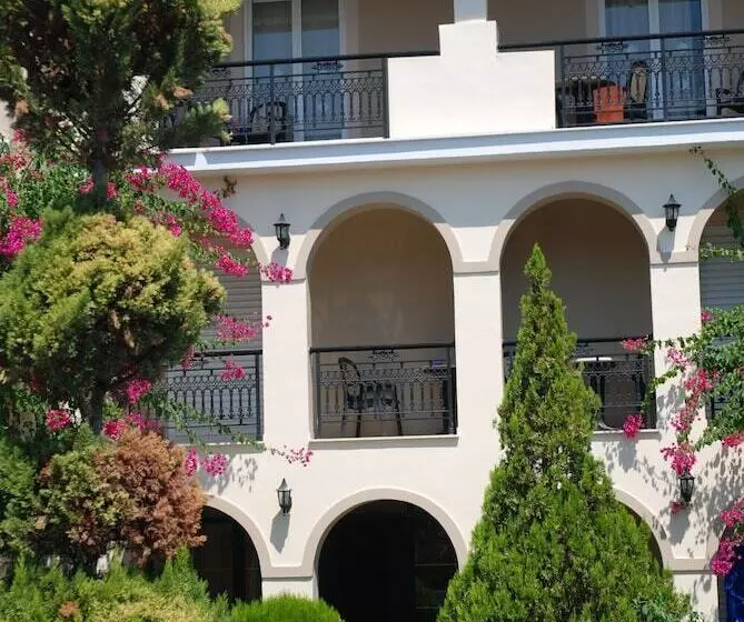 בית מלון כפרי Letsos