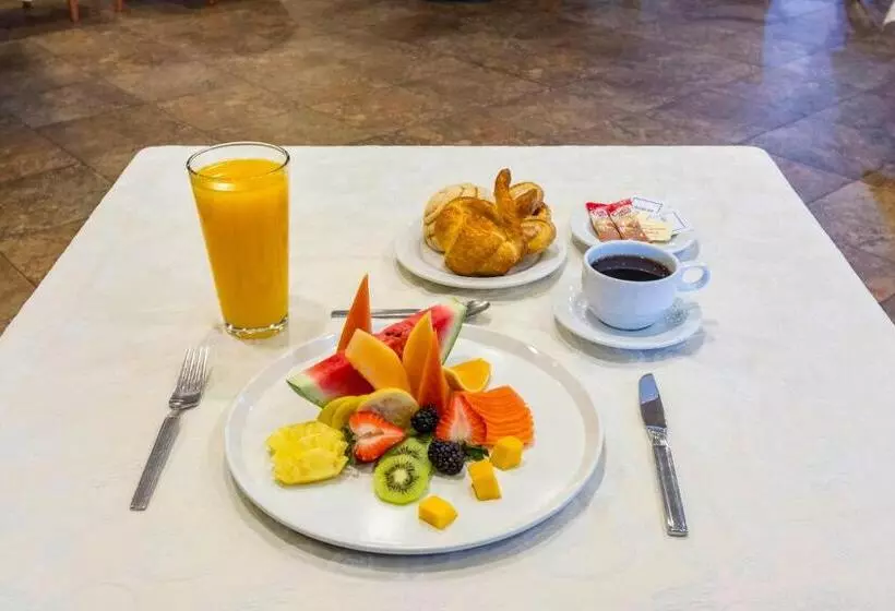 هتل Mandarin Carton