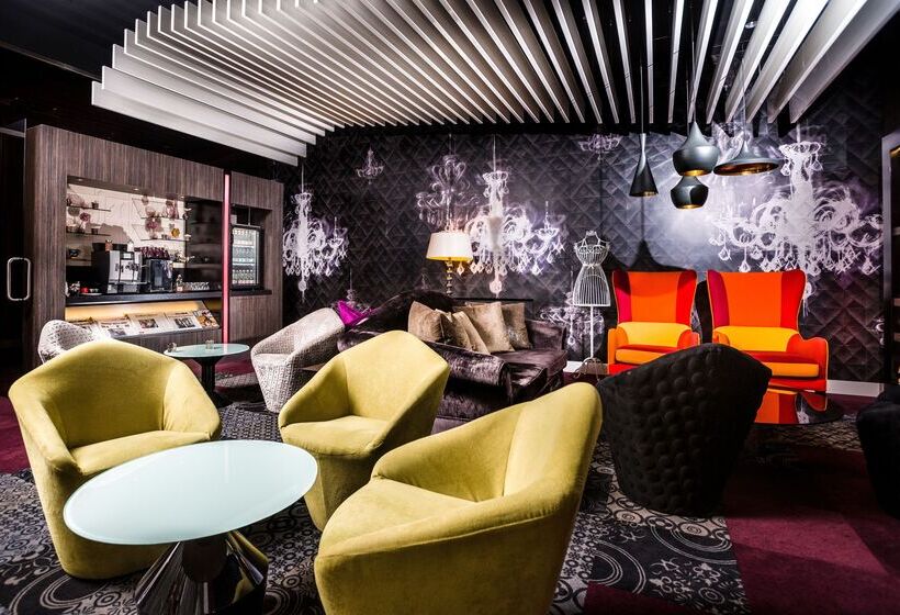 ホテル Ikonik Parlament