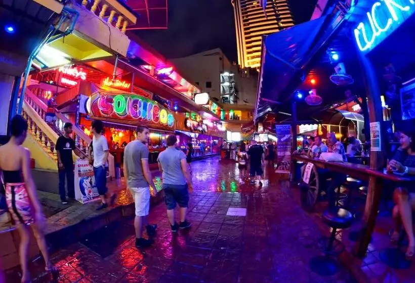 ホテル Royal Ivory Sukhumvit Nana