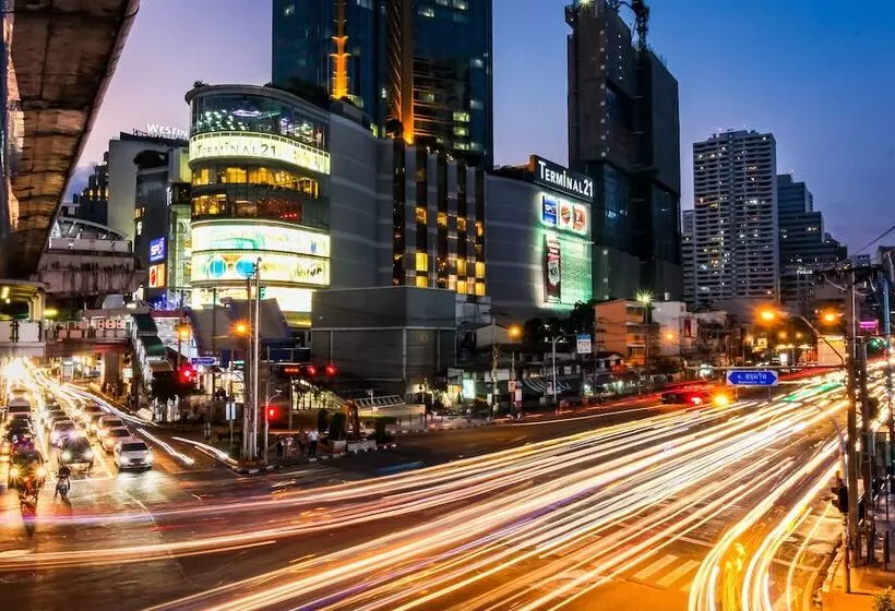 ホテル Royal Ivory Sukhumvit Nana