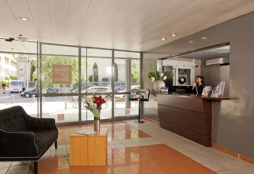 ホテル Sejours & Affaires Aixenprovence Mirabeau