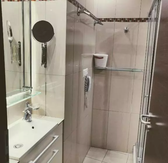 هتل The Manessi City Boutique