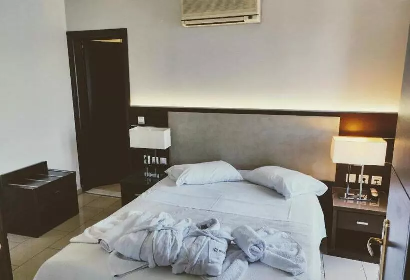 هتل The Manessi City Boutique