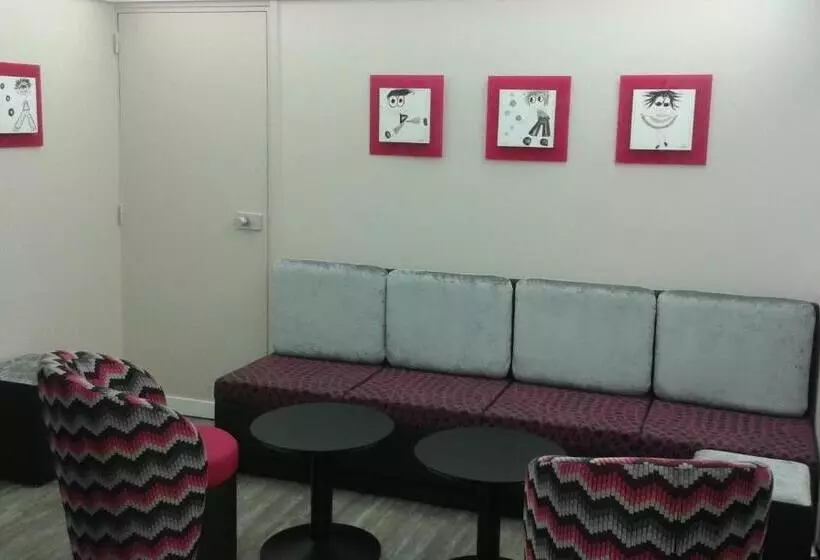 Отель The Originals City, Hôtel Alizéa, Le Mans Nord