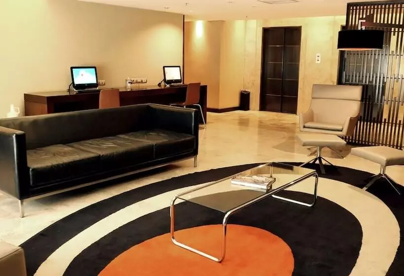 هتل 725 Continental