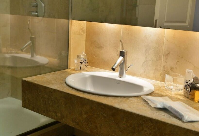 هتل 725 Continental