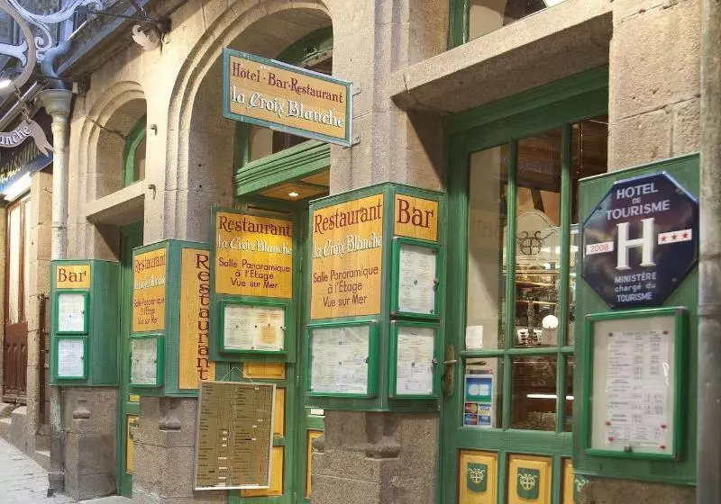 هتل La Croix Blanche