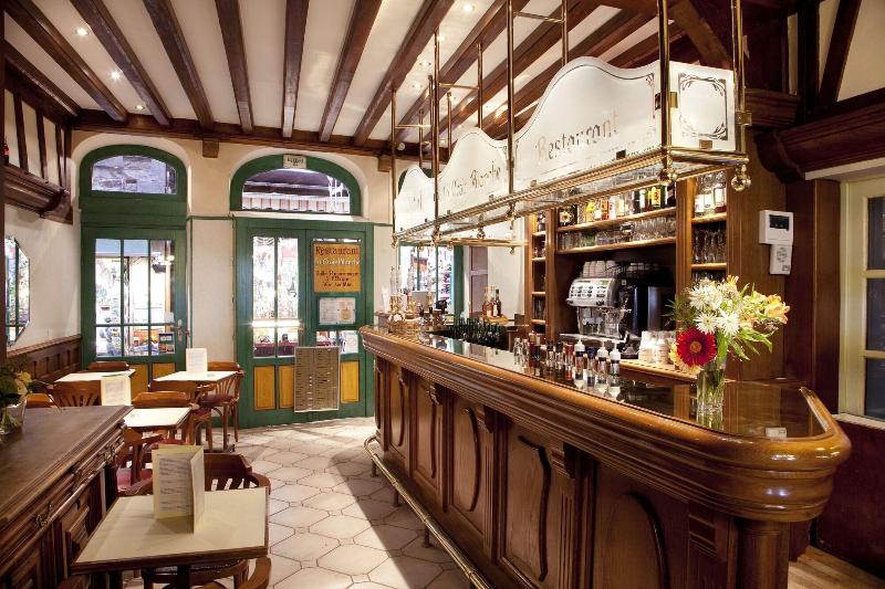 هتل La Croix Blanche