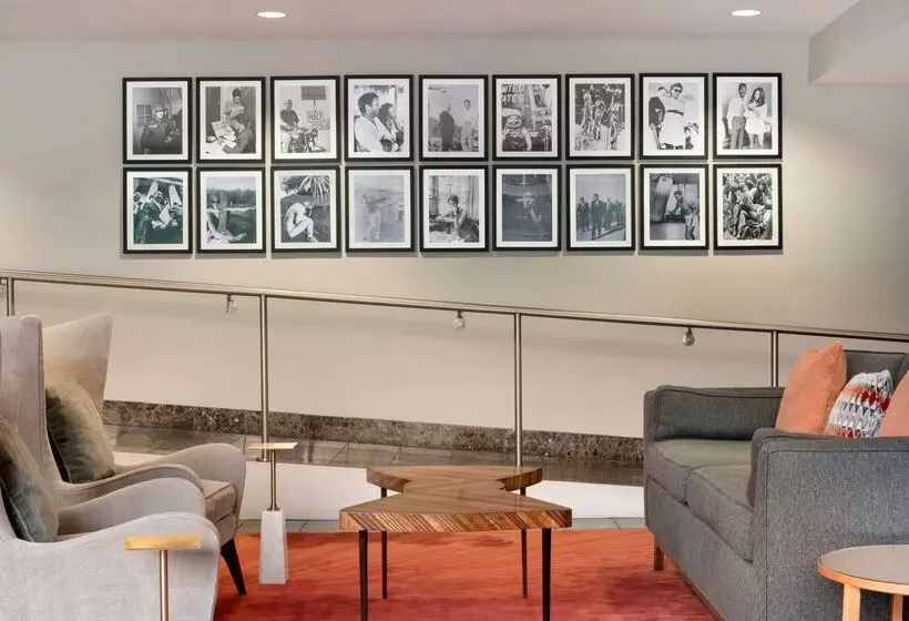 American Hotel Atlanta Downtown, Tapestry Collection Hilton