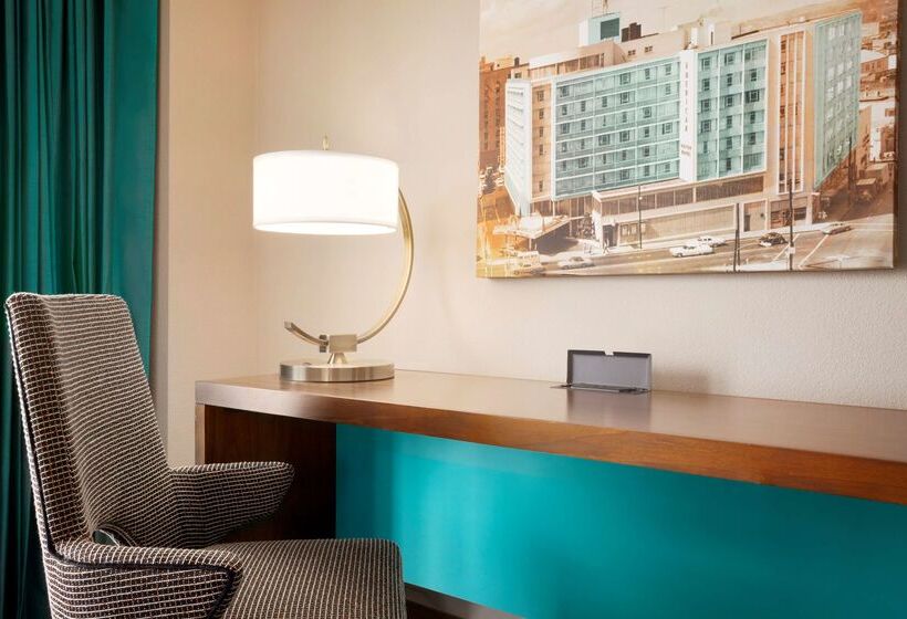 American Hotel Atlanta Downtown, Tapestry Collection Hilton