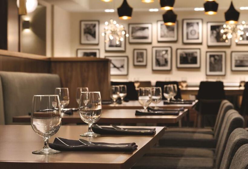 American Hotel Atlanta Downtown, Tapestry Collection Hilton