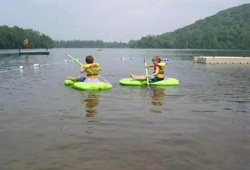 호텔 Auberge Du Lac Morency