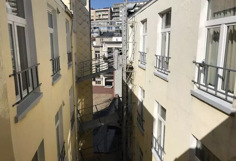 Avenue Hotel By F Hotels