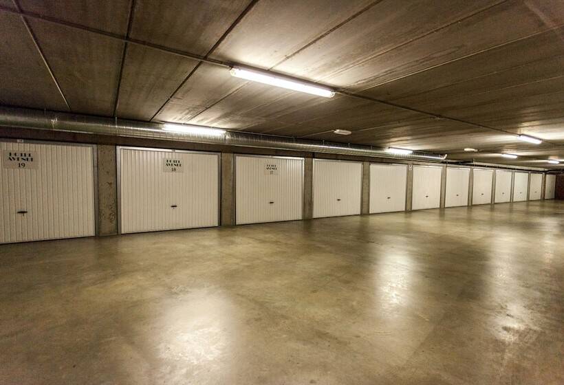 Avenue Hotel By F Hotels