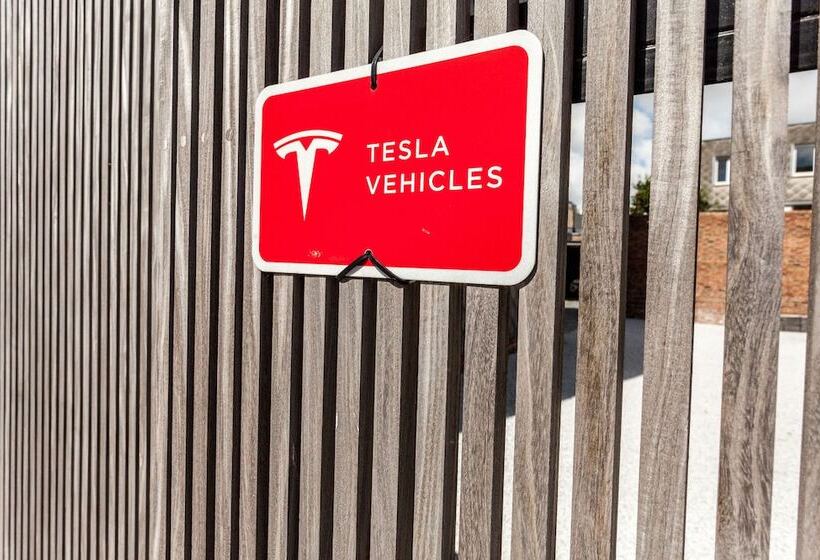 Avenue Hotel By F Hotels