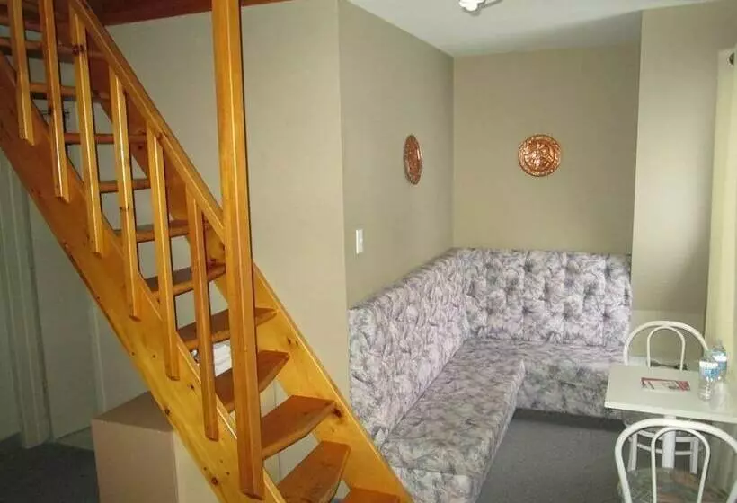 בית מלון כפרי Club Odanak