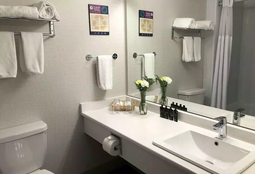 Coast Abbotsford Hotel & Suites