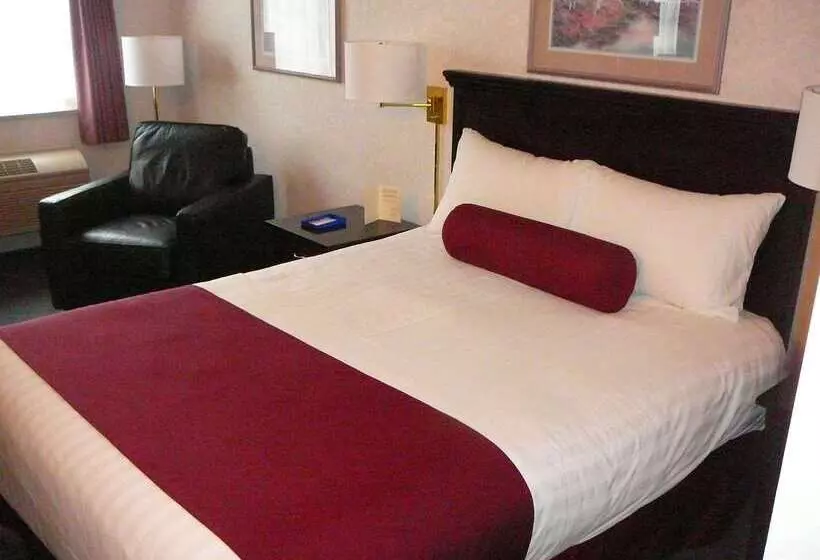 Coast Abbotsford Hotel & Suites