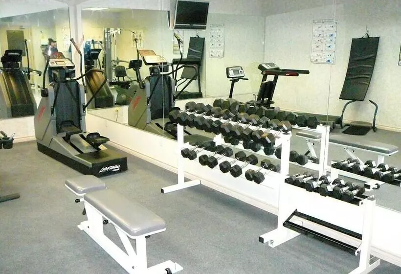 Coast Abbotsford Hotel & Suites