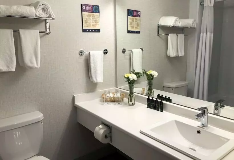 Coast Abbotsford Hotel & Suites