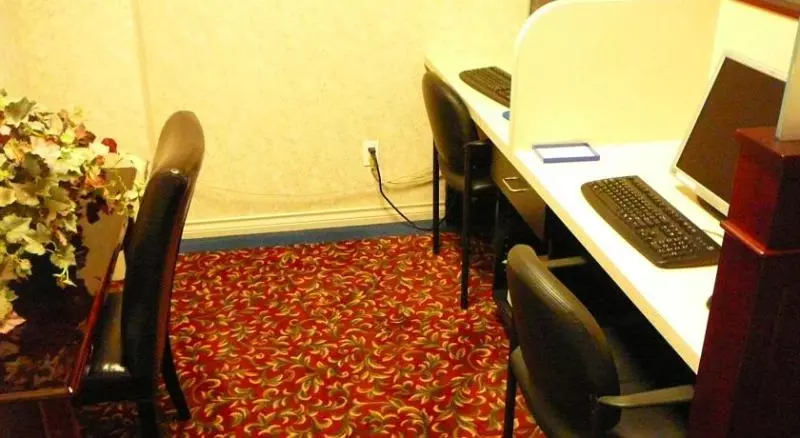 Coast Abbotsford Hotel & Suites