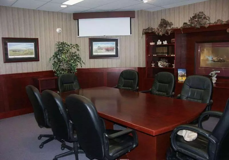 Coast Abbotsford Hotel & Suites