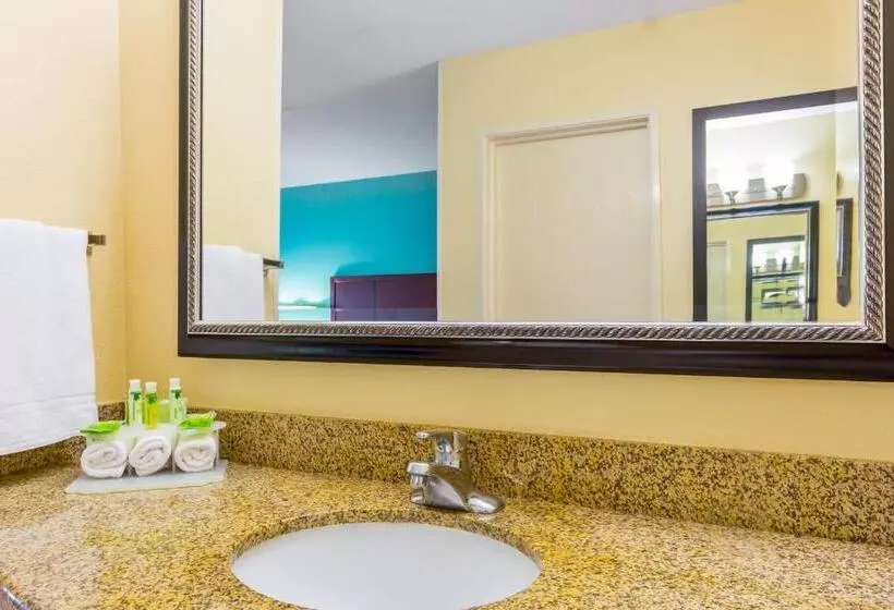 هتل Greentree Inn San Diego Mission Bay