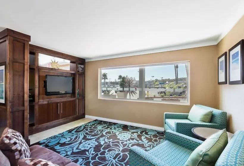 هتل Greentree Inn San Diego Mission Bay