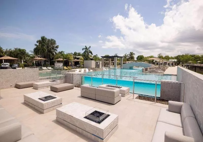 בית מלון כפרי Mercure Darwin Airport Resort