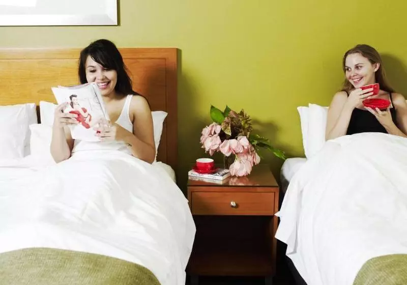 בית מלון כפרי Mercure Darwin Airport Resort