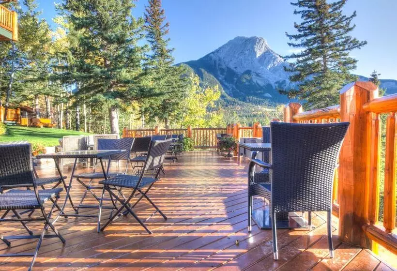 فندق Overlander Mountain Lodge