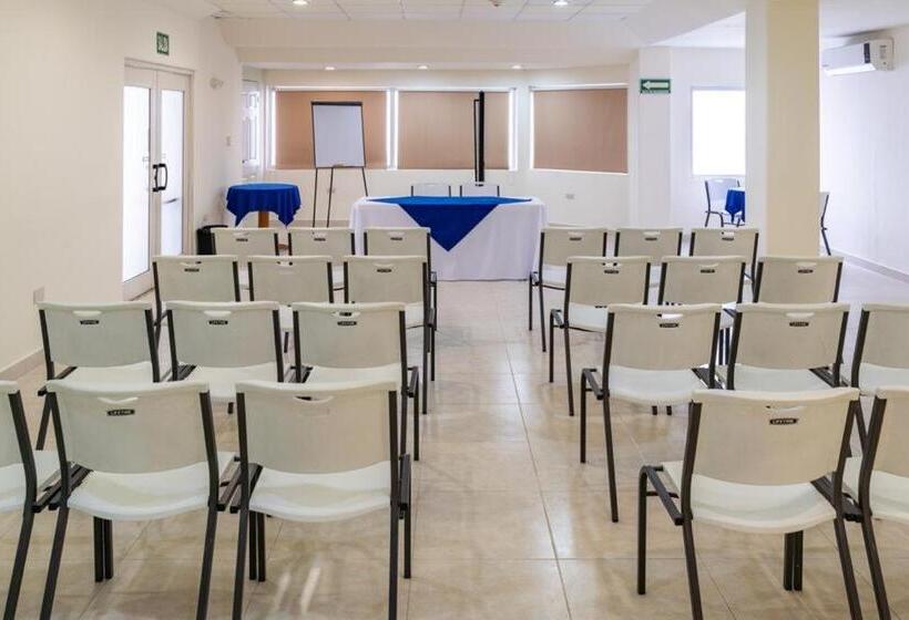 בית מלון כפרי Plaza Del Sol