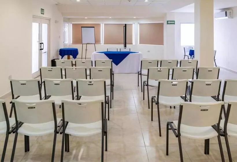 Hotelli Plaza Del Sol