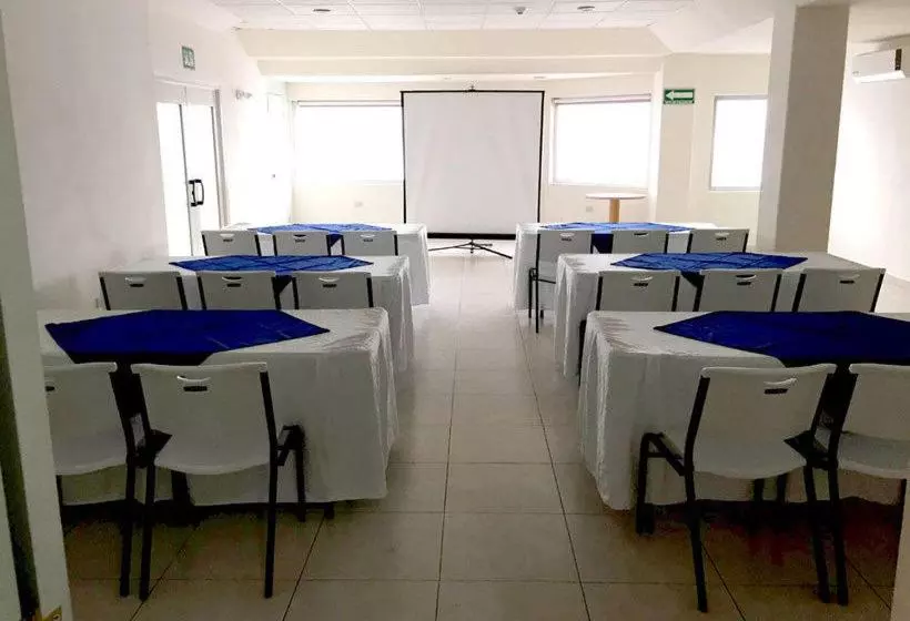 Hotelli Plaza Del Sol