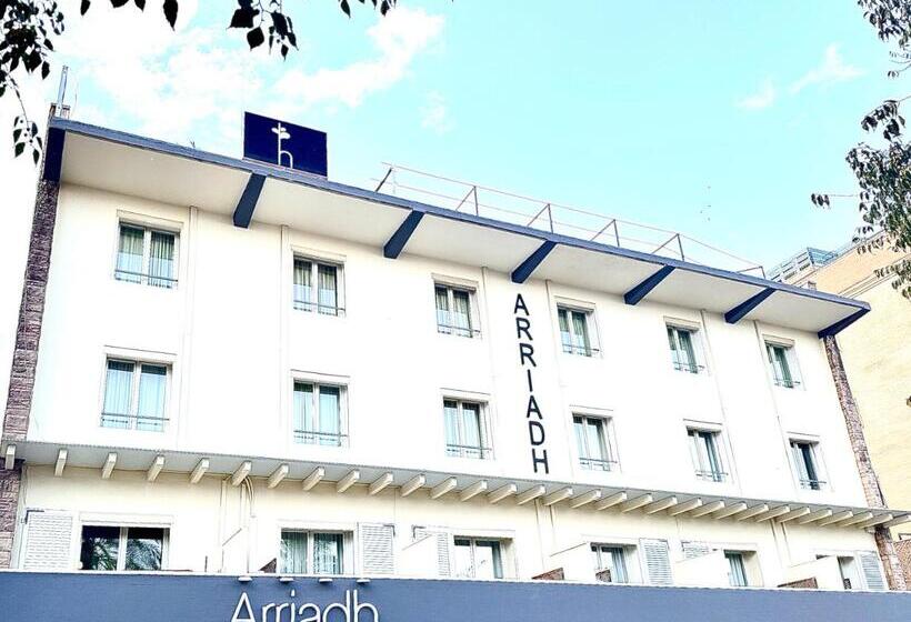 مسافرخانه Arriadh