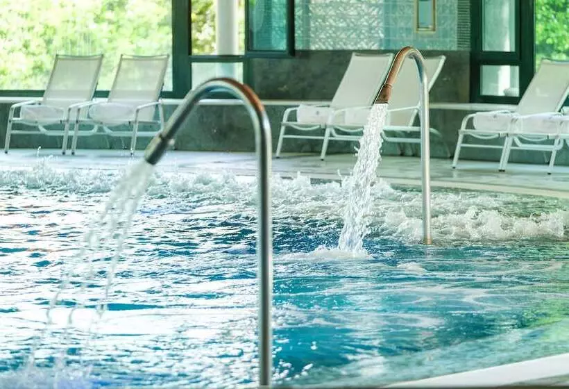 ホテル Castilla Termal Solares